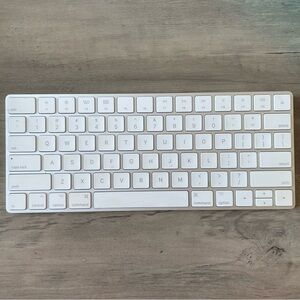 Apple White Wireless Keyboard
